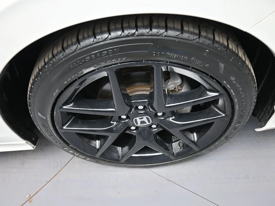 2023 Honda Civic 11th Gen - Image 13 of 31