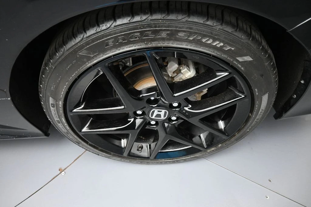 2023 Honda Civic 11th Gen - Image 15 of 31
