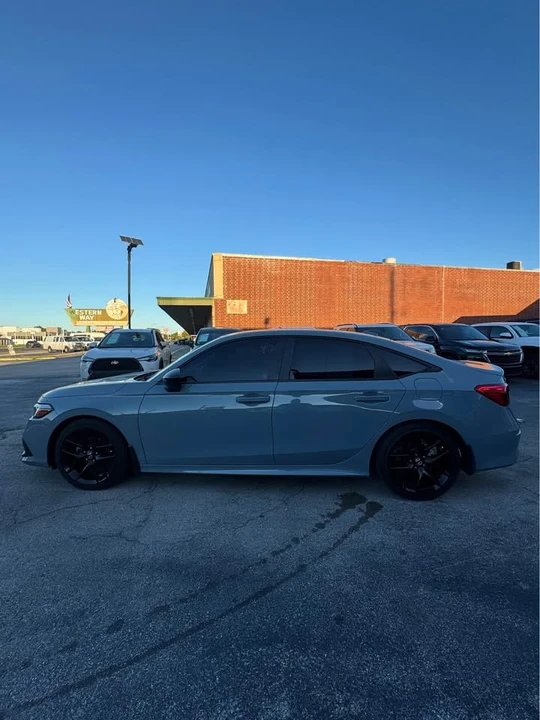 2023 Honda Civic 11th Gen - Image 8 of 15