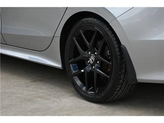 2023 Honda Civic 11th Gen - Image 9 of 18