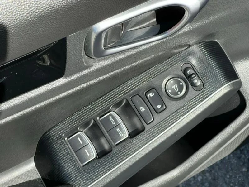 2023 Honda Civic 11th Gen - Image 10 of 12