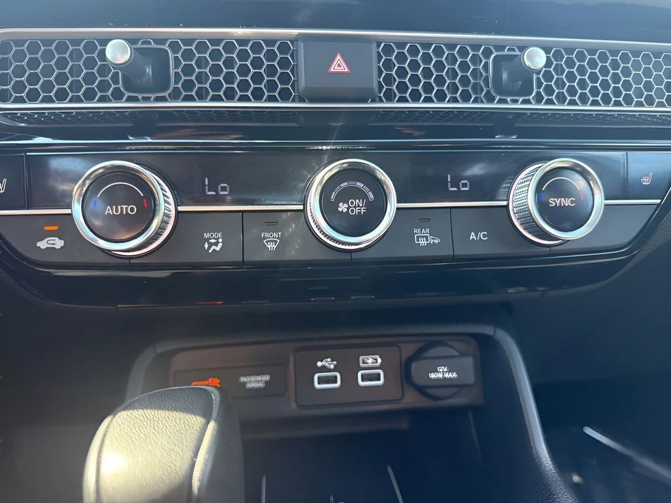 2023 Honda Civic 11th Gen - Image 19 of 31