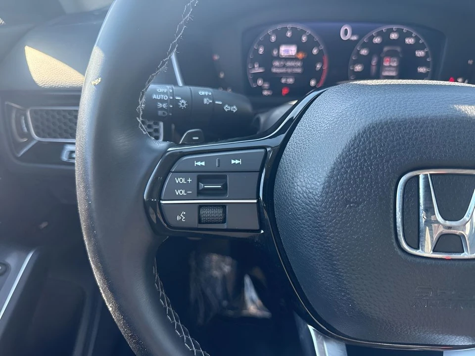 2023 Honda Civic 11th Gen - Image 15 of 31