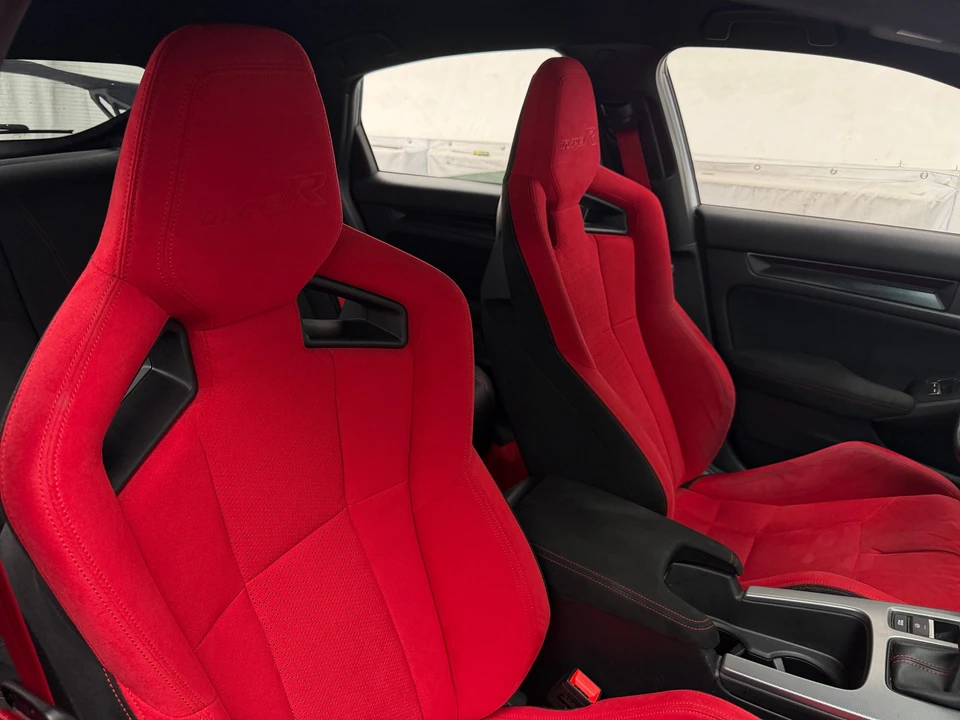 2023 Honda FL5 Civic Type R - Image 2 of 31