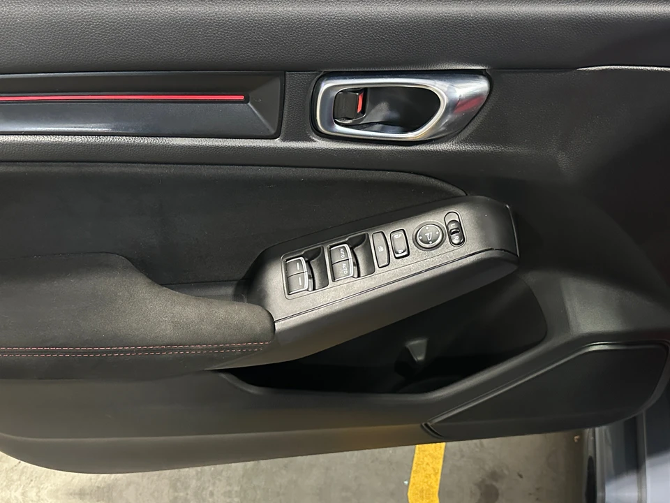 2023 Honda FL5 Civic Type R - Image 7 of 31