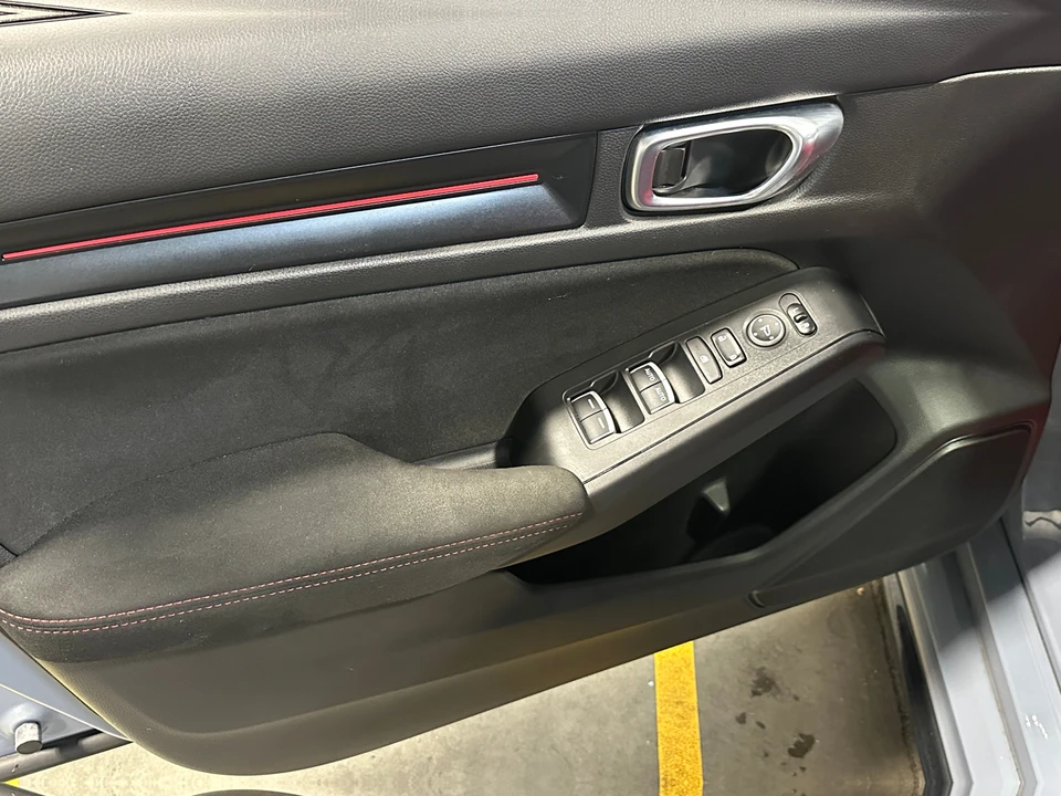 2023 Honda FL5 Civic Type R - Image 17 of 31