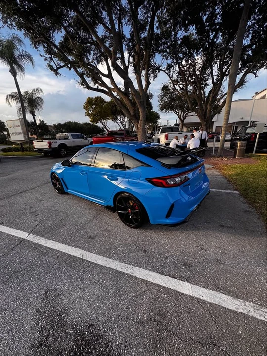 2023 Honda FL5 Civic Type R - Image 8 of 8