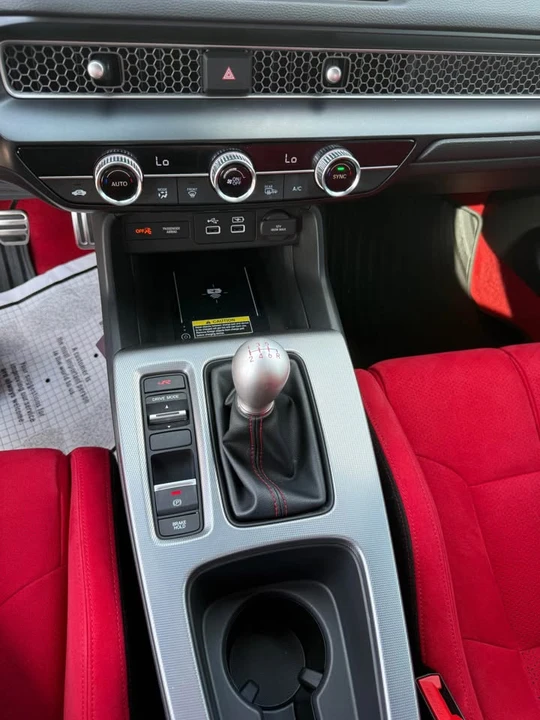2023 Honda FL5 Civic Type R - Image 9 of 10