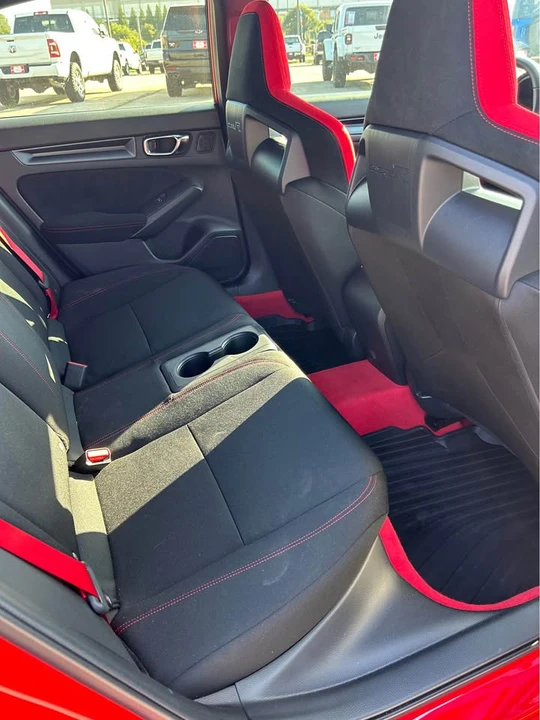 2023 Honda FL5 Civic Type R - Image 8 of 10
