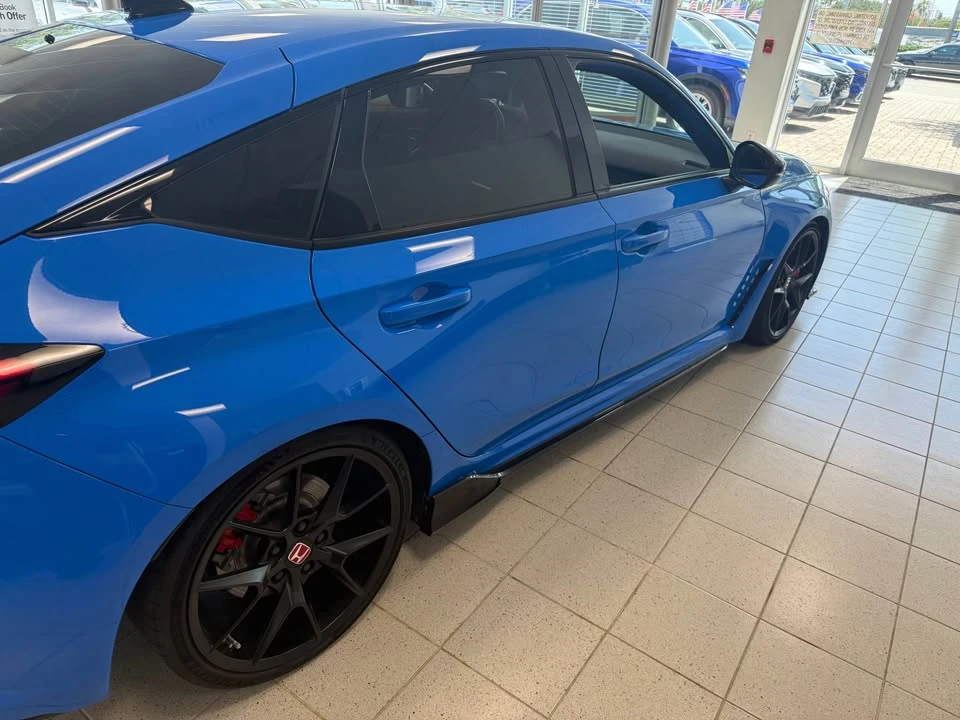 2023 Honda FL5 Civic Type R - Image 2 of 5