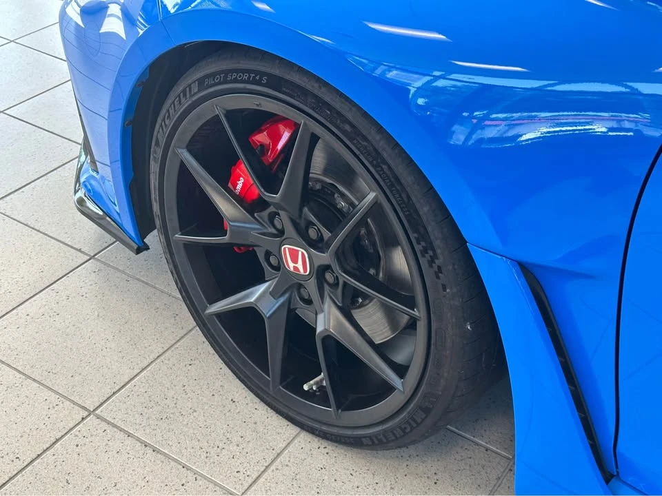 2023 Honda FL5 Civic Type R - Image 9 of 17