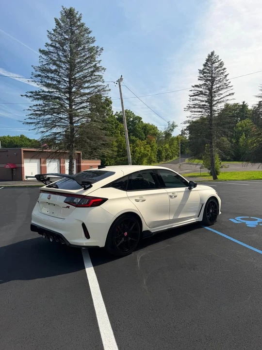 2023 Honda FL5 Civic Type R - Image 5 of 17
