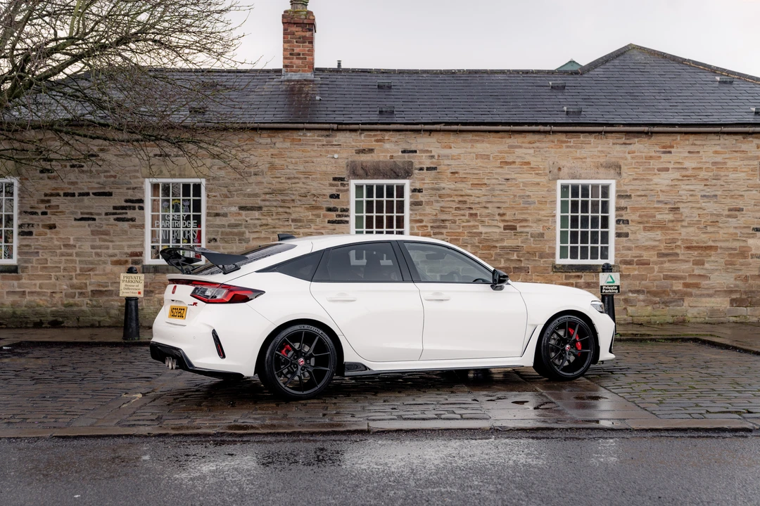 2023 Honda FL5 Civic Type R - Image 9 of 31