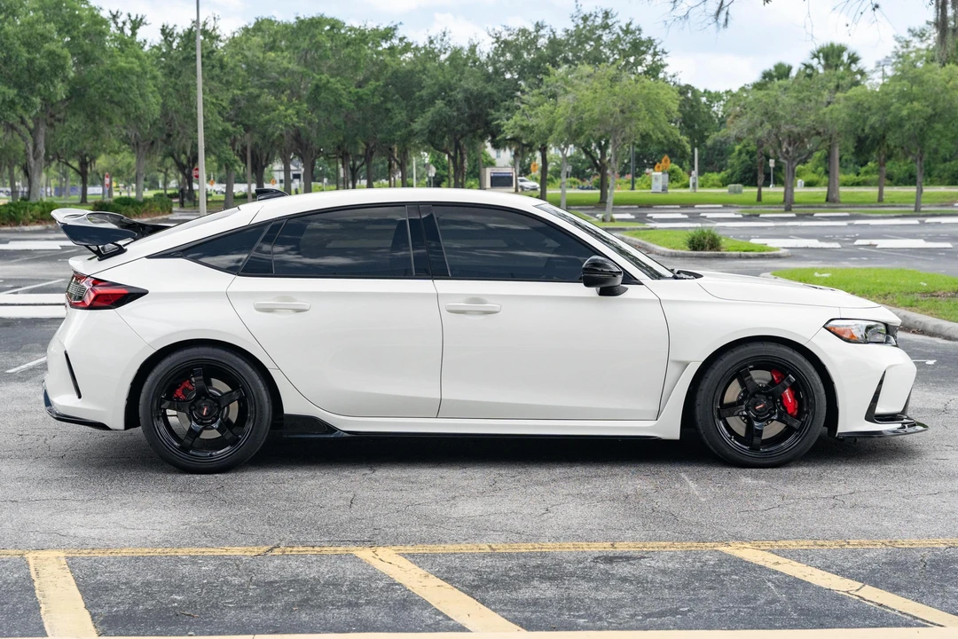 2023 Honda FL5 Civic Type R - Image 3 of 31