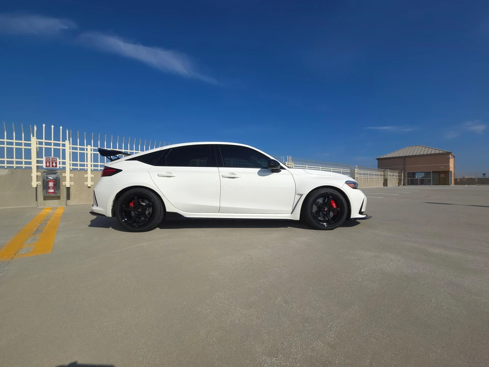 2023 Honda FL5 Civic Type R - Image 10 of 31