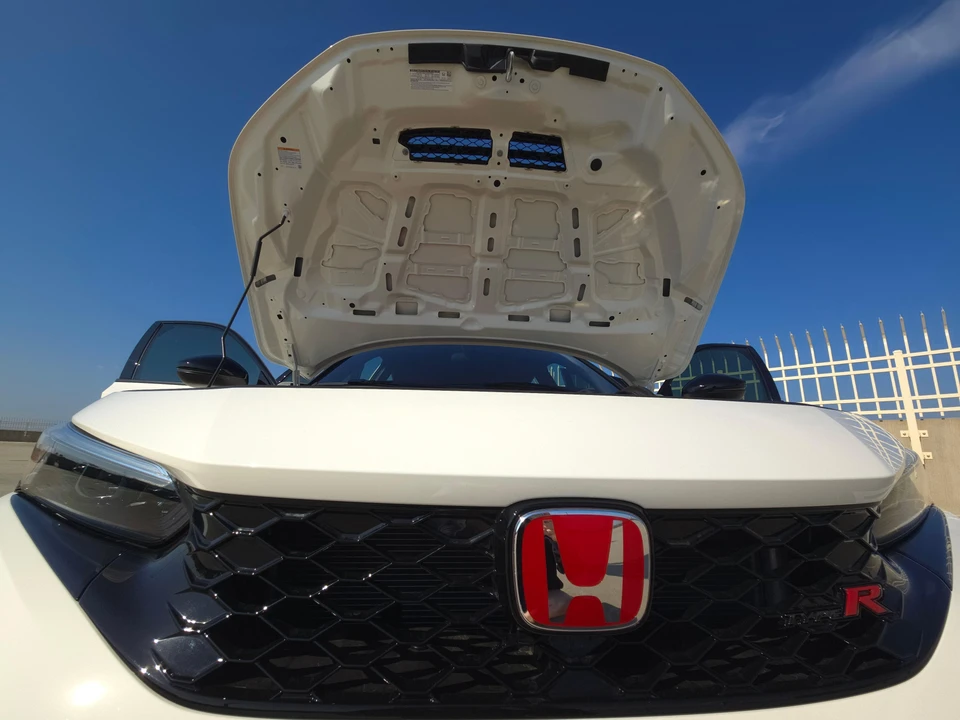 2023 Honda FL5 Civic Type R - Image 18 of 31