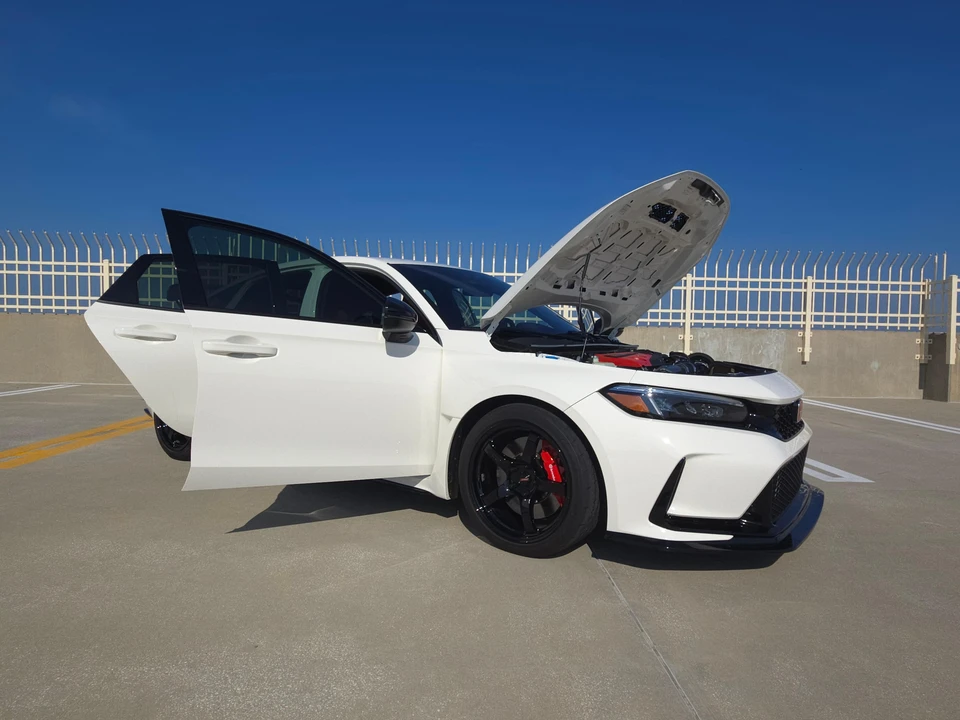 2023 Honda FL5 Civic Type R - Image 16 of 31