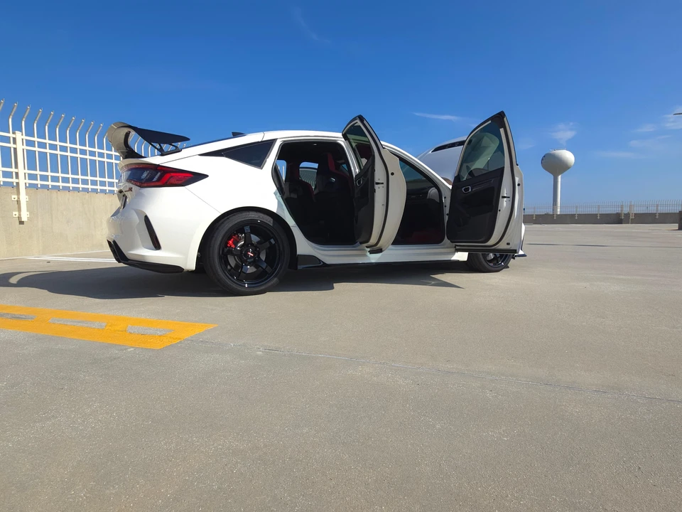 2023 Honda FL5 Civic Type R - Image 15 of 31
