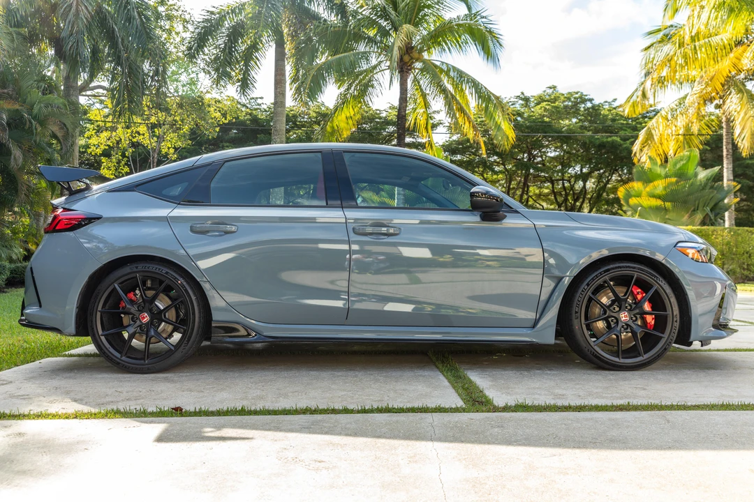 2023 Honda FL5 Civic Type R - Image 8 of 31