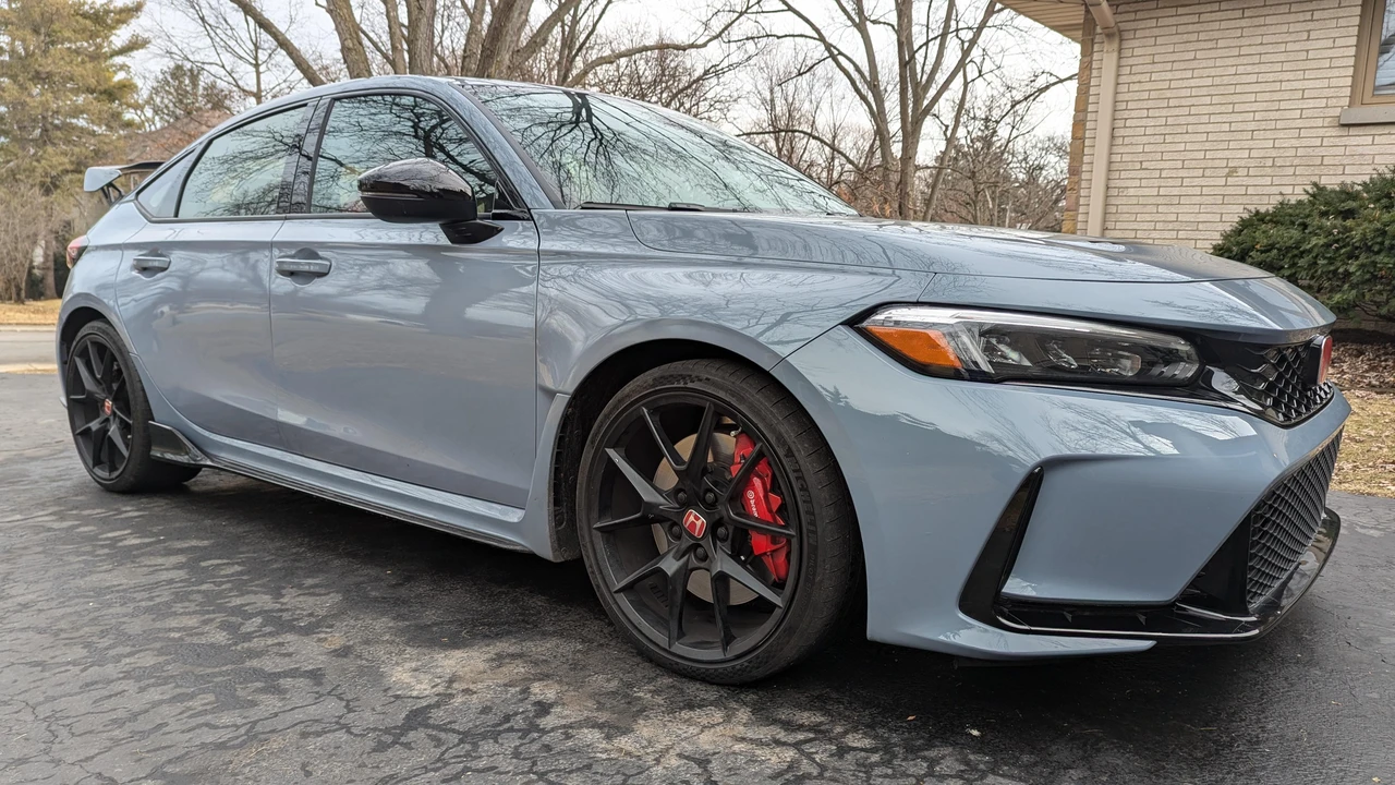 2023 Honda FL5 Civic Type R - Image 15 of 31