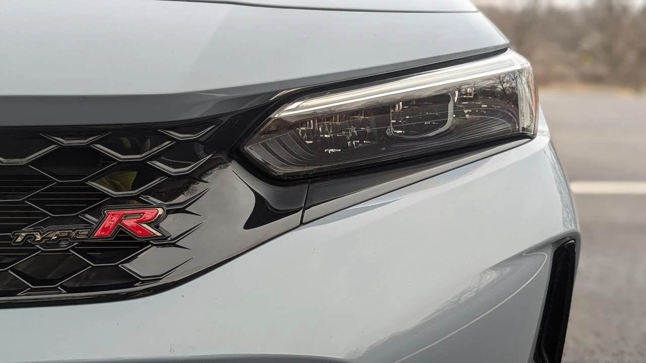 2023 Honda FL5 Civic Type R - Image 18 of 31