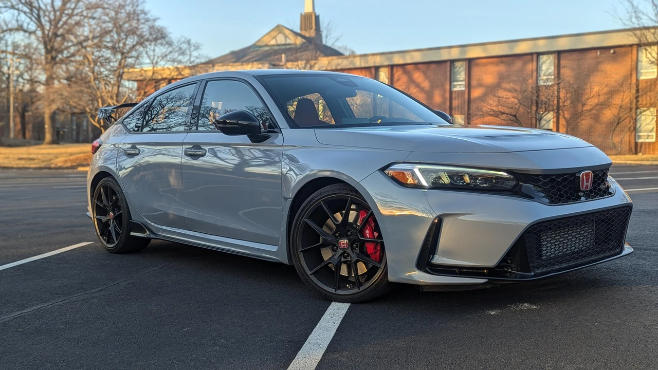 2023 Honda FL5 Civic Type R - Image 14 of 31
