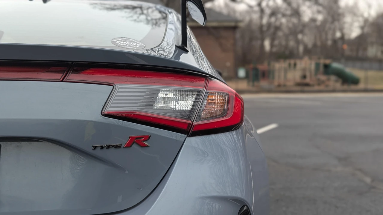 2023 Honda FL5 Civic Type R - Image 25 of 31