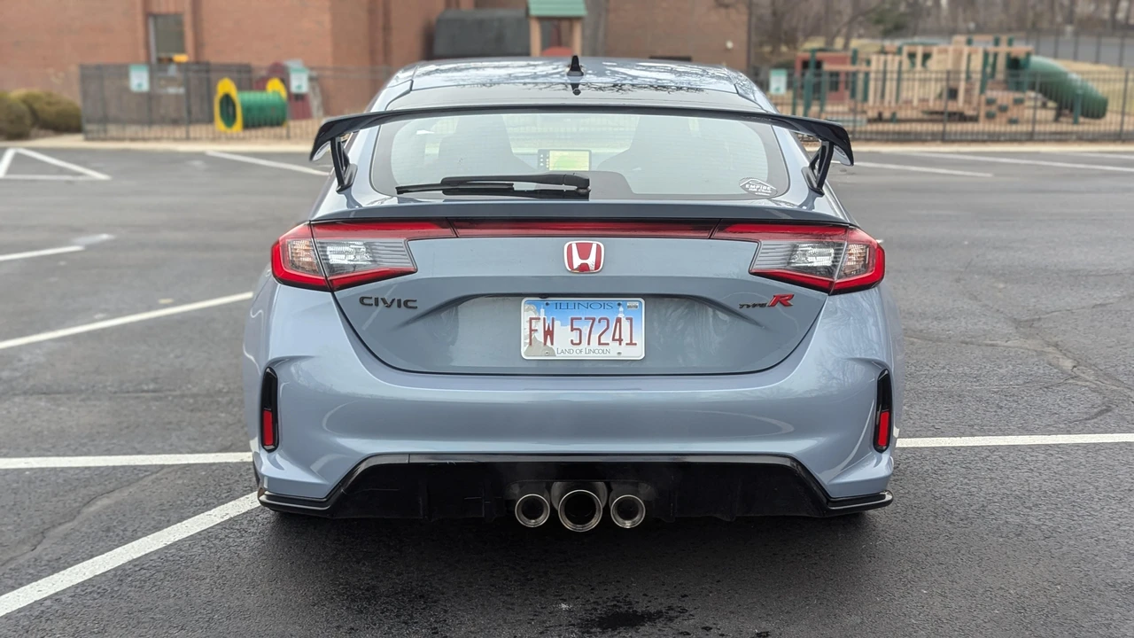 2023 Honda FL5 Civic Type R - Image 10 of 31
