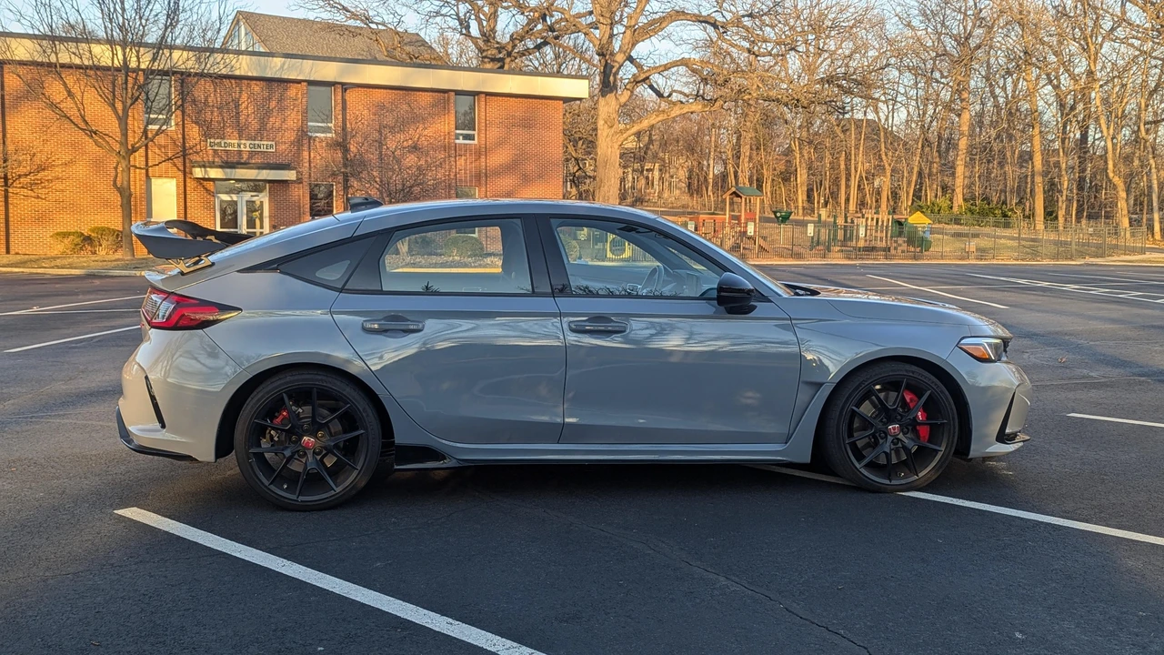 2023 Honda FL5 Civic Type R - Image 13 of 31