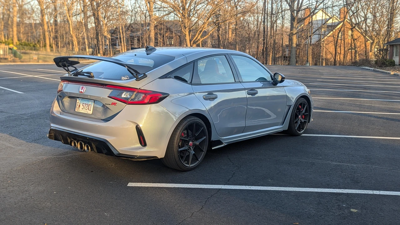 2023 Honda FL5 Civic Type R - Image 11 of 31