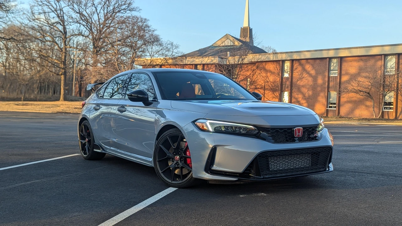 2023 Honda FL5 Civic Type R - Image 16 of 31