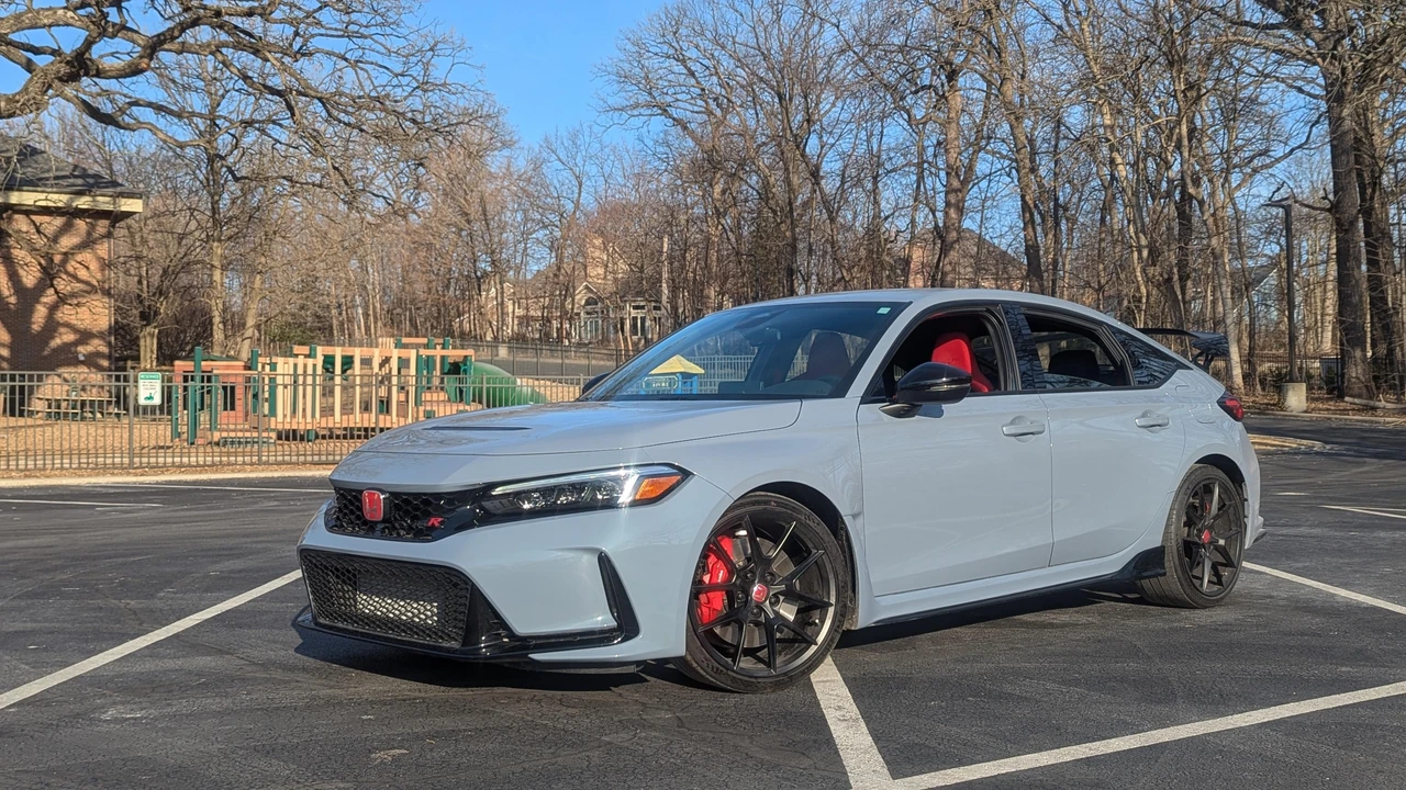 2023 Honda FL5 Civic Type R - Image 7 of 31