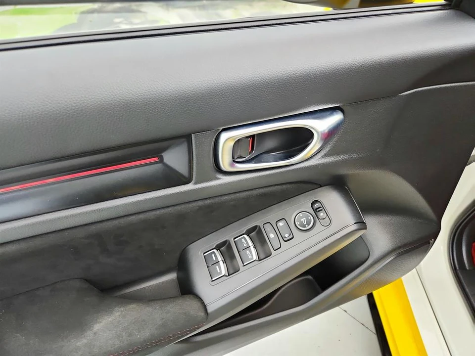 2023 Honda FL5 Civic Type R - Image 23 of 31