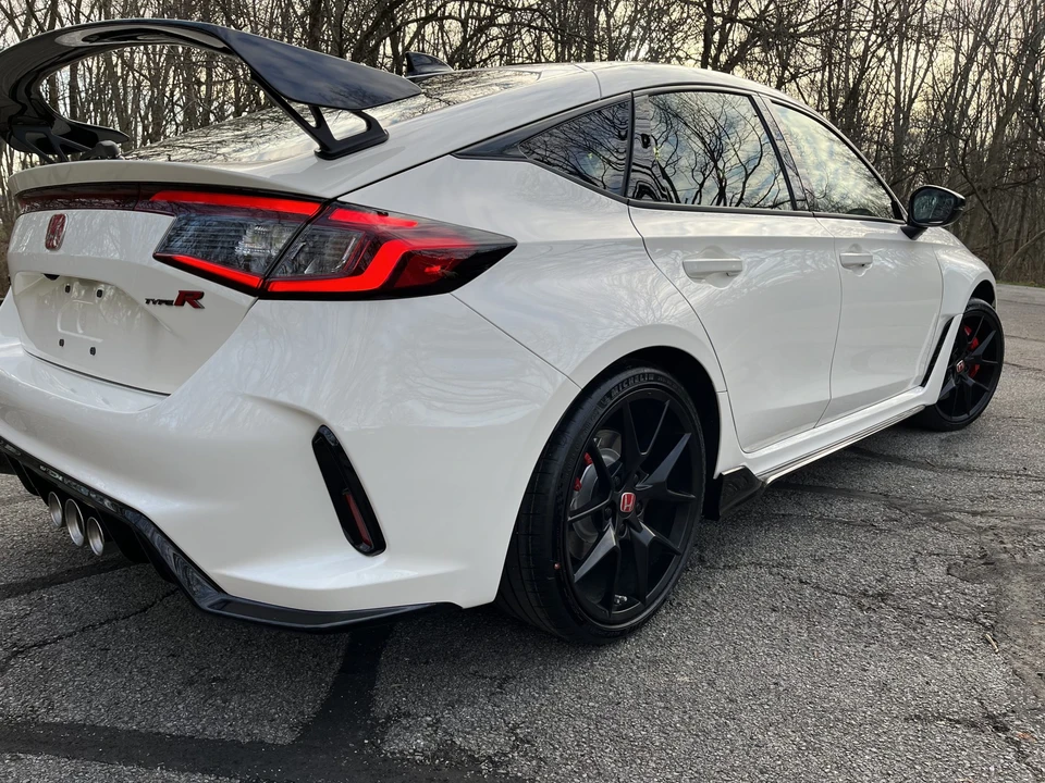 2023 Honda FL5 Civic Type R - Image 18 of 31