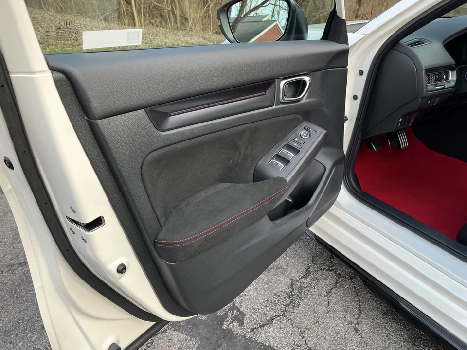 2023 Honda FL5 Civic Type R - Image 28 of 31
