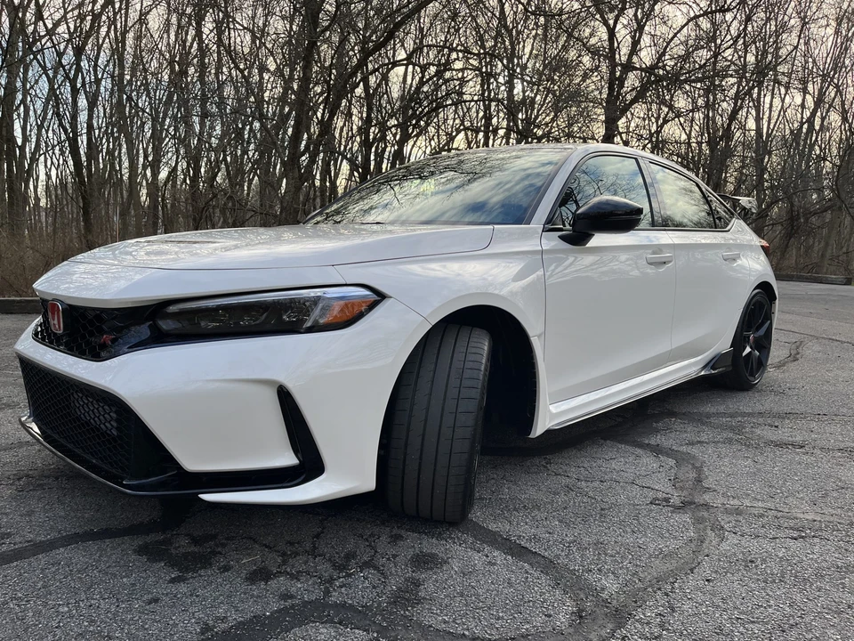 2023 Honda FL5 Civic Type R - Image 8 of 31