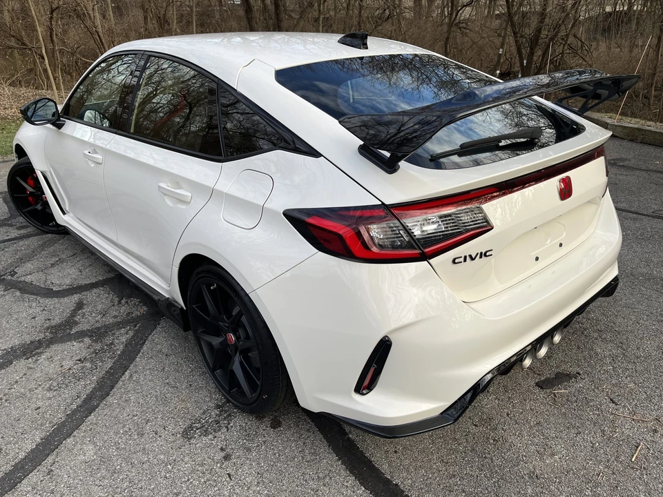 2023 Honda FL5 Civic Type R - Image 14 of 31