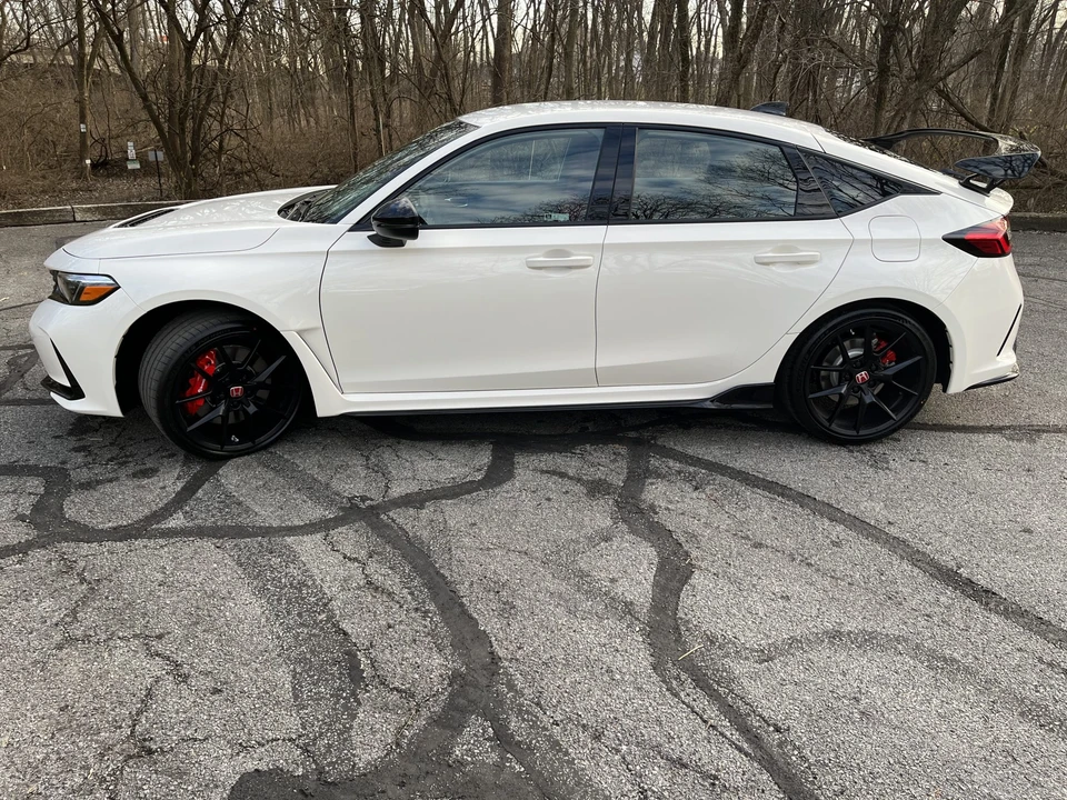 2023 Honda FL5 Civic Type R - Image 11 of 31
