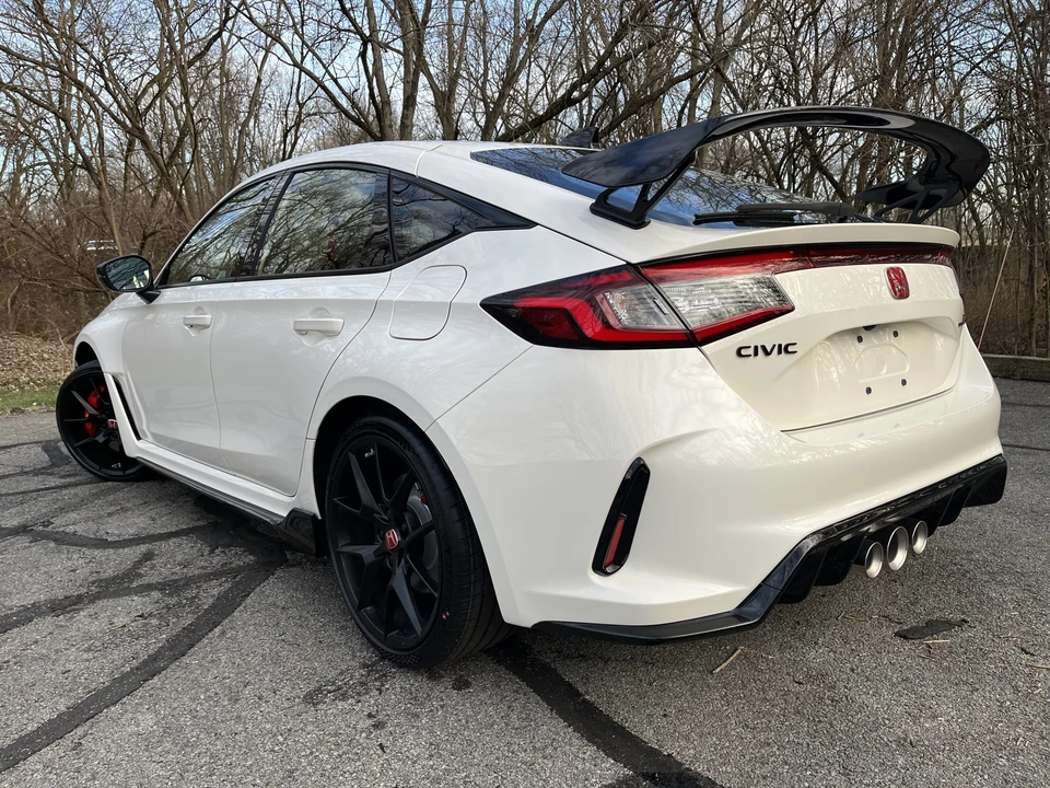2023 Honda FL5 Civic Type R - Image 12 of 31