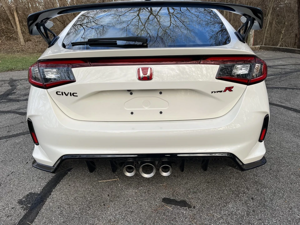 2023 Honda FL5 Civic Type R - Image 15 of 31