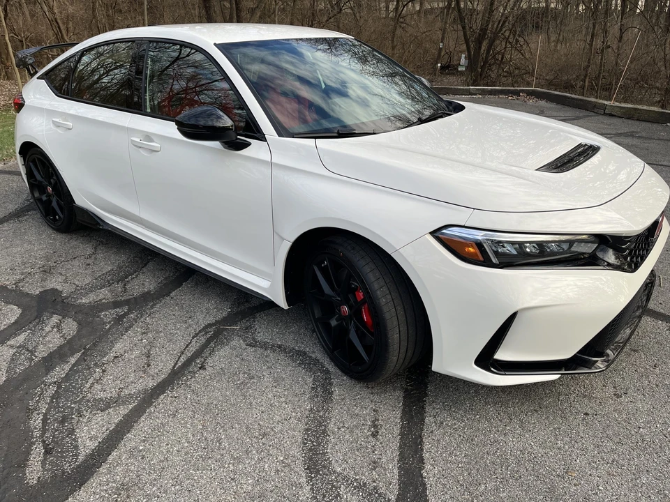 2023 Honda FL5 Civic Type R - Image 2 of 31