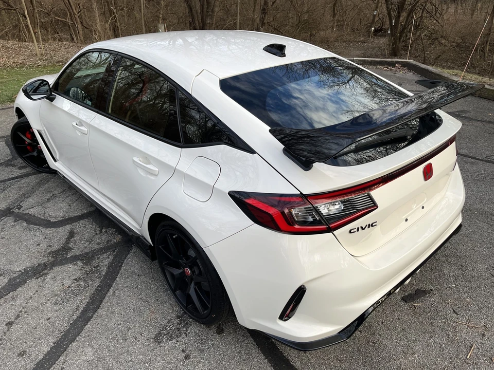 2023 Honda FL5 Civic Type R - Image 13 of 31