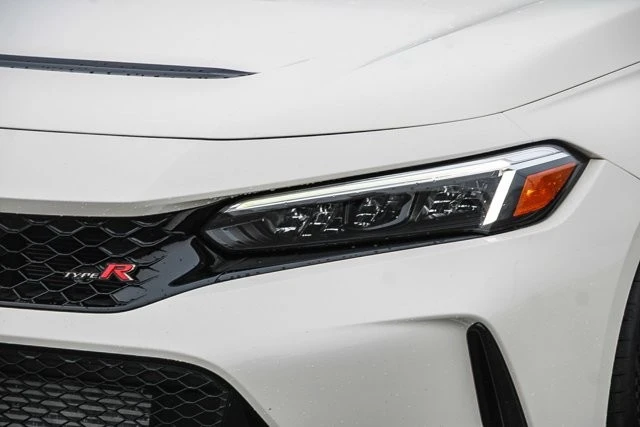 2023 Honda FL5 Civic Type R - Image 8 of 12