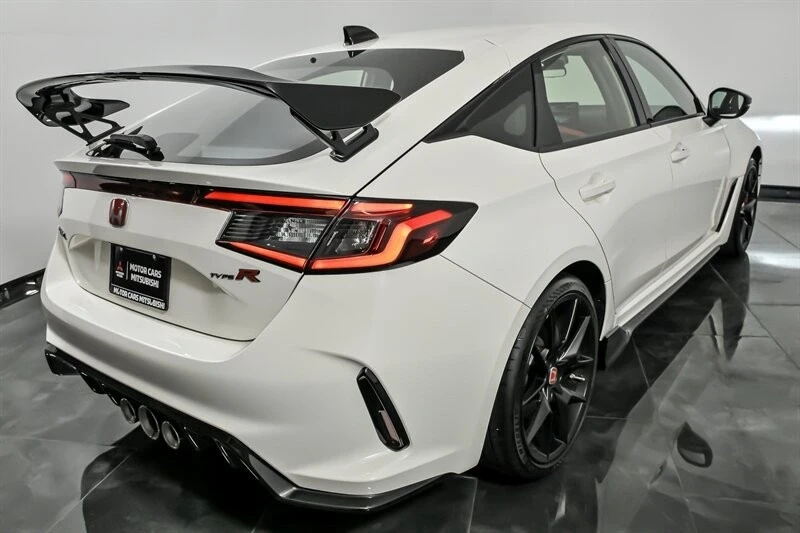 2023 Honda FL5 Civic Type R - Image 11 of 21