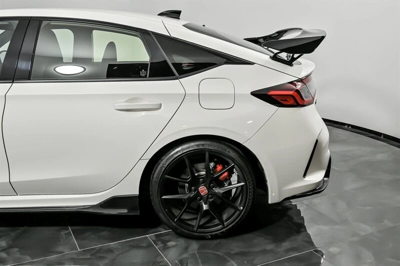 2023 Honda FL5 Civic Type R - Image 8 of 21