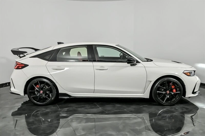 2023 Honda FL5 Civic Type R - Image 13 of 21