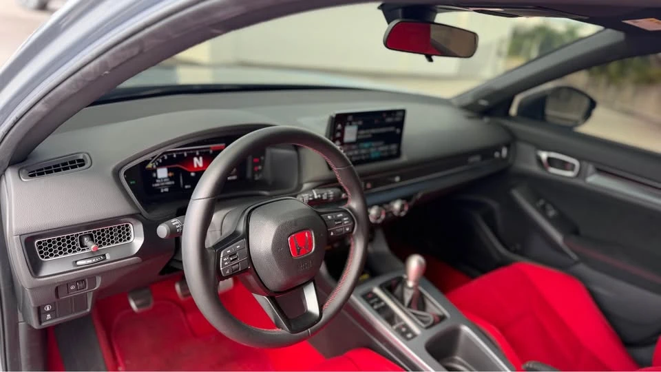 2023 Honda FL5 Civic Type R - Image 11 of 13