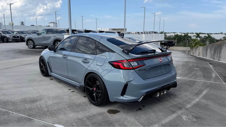 2023 Honda FL5 Civic Type R - Image 9 of 13