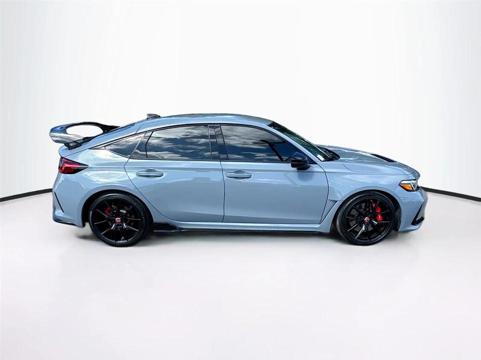 2023 Honda FL5 Civic Type R - Image 8 of 21