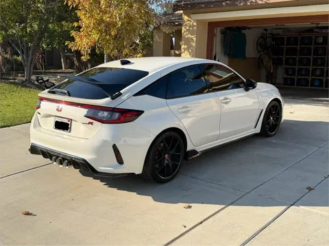2023 Honda FL5 Civic Type R - Image 2 of 11